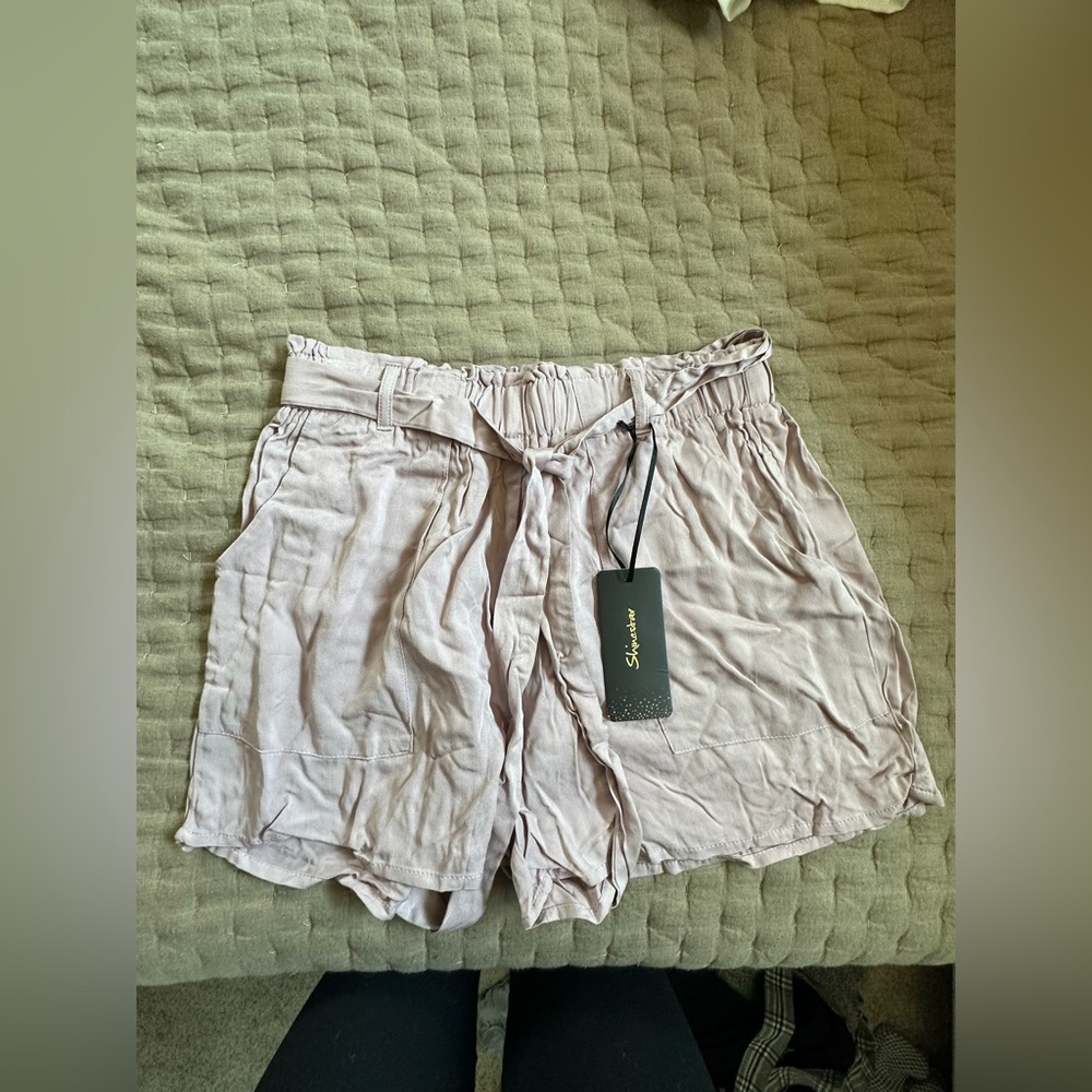coral pink shorts